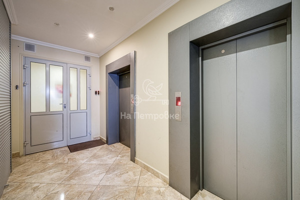 Продам трехкомнатную (3-комн.) квартиру, Симферопольский проезд, 18, Москва г