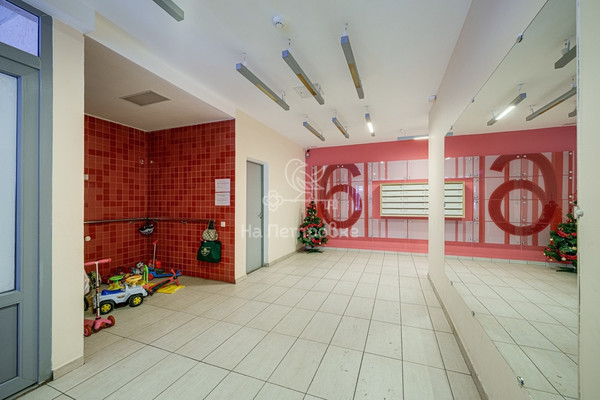 Продам трехкомнатную (3-комн.) квартиру, Симферопольский проезд, 18, Москва г
