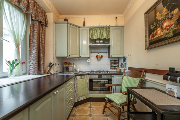 Продам многокомнатную квартиру, Малый Каретный пер, 17к2, Москва г