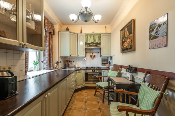 Продам многокомнатную квартиру, Малый Каретный пер, 17к2, Москва г