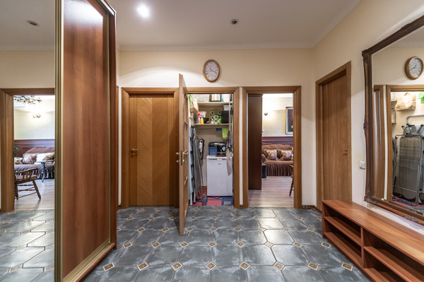 Продам многокомнатную квартиру, Малый Каретный пер, 17к2, Москва г