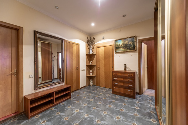 Продам многокомнатную квартиру, Малый Каретный пер, 17к2, Москва г