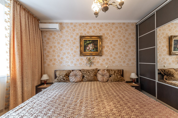 Продам многокомнатную квартиру, Малый Каретный пер, 17к2, Москва г