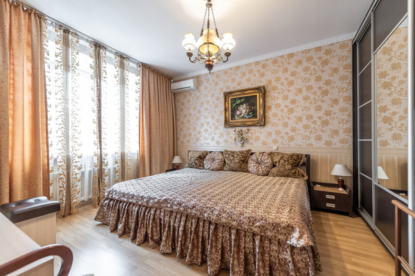 Продам многокомнатную квартиру, Малый Каретный пер, 17к2, Москва г