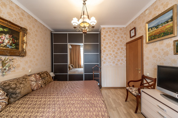 Продам многокомнатную квартиру, Малый Каретный пер, 17к2, Москва г