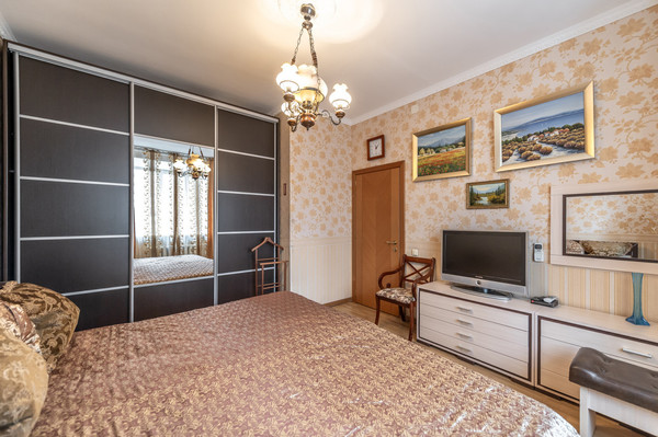Продам многокомнатную квартиру, Малый Каретный пер, 17к2, Москва г