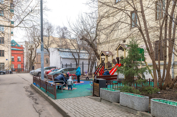 Продам многокомнатную квартиру, Малый Каретный пер, 17к2, Москва г