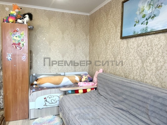 Продам однокомнатную (1-комн.) квартиру, Сиреневый б-р, 12, Калуга г