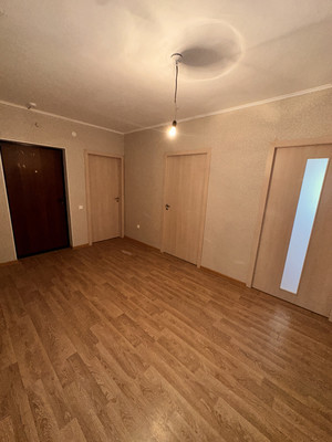 Продам трехкомнатную (3-комн.) квартиру, Тихоокеанская ул, 18к4, Парголово п