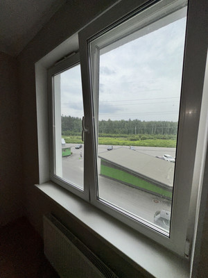 Продам трехкомнатную (3-комн.) квартиру, Тихоокеанская ул, 18к4, Парголово п