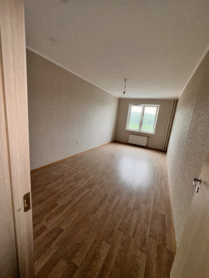 Продам трехкомнатную (3-комн.) квартиру, Тихоокеанская ул, 18к4, Парголово п