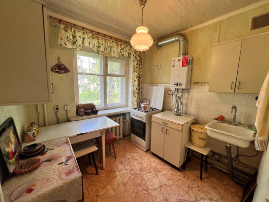 Продам двухкомнатную (2-комн.) квартиру, Мира (Ожерелье мкр.) ул, 3, Кашира г