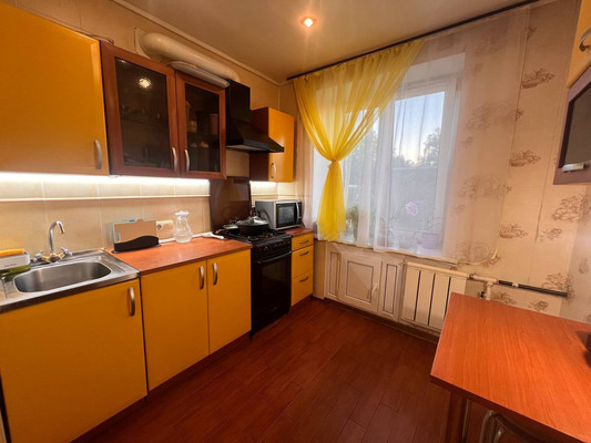 Продам двухкомнатную (2-комн.) квартиру, Дорожная ул, 46, Октябрьский п