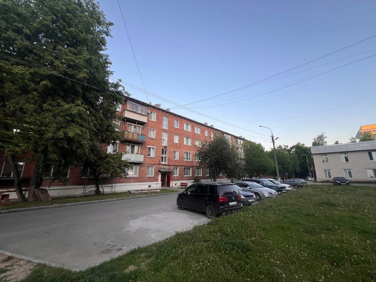 Продам двухкомнатную (2-комн.) квартиру, Дорожная ул, 46, Октябрьский п