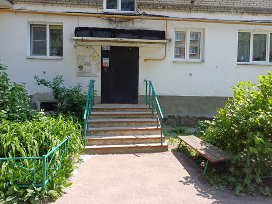 Продам однокомнатную (1-комн.) квартиру, Т. Фрунзе-Оловянка ул, 13, Великий Новгород г