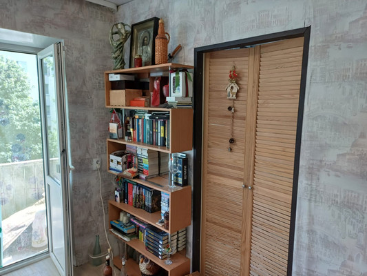 Продам однокомнатную (1-комн.) квартиру, Т. Фрунзе-Оловянка ул, 13, Великий Новгород г