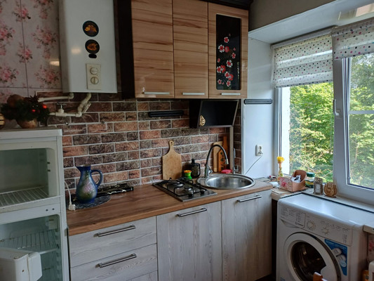 Продам однокомнатную (1-комн.) квартиру, Т. Фрунзе-Оловянка ул, 13, Великий Новгород г