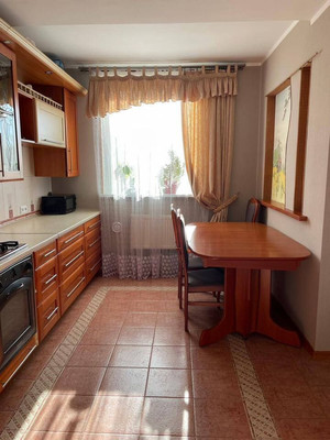 Продам двухкомнатную (2-комн.) квартиру, Стрелковая ул, 8а, Калининград г
