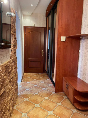 Продам двухкомнатную (2-комн.) квартиру, Стрелковая ул, 8а, Калининград г