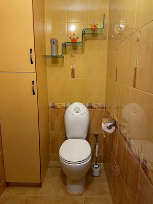 Продам двухкомнатную (2-комн.) квартиру, Стрелковая ул, 8а, Калининград г