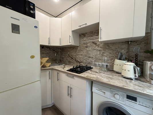 Продам двухкомнатную (2-комн.) квартиру, Степана Шутова ул, 6к2, Москва г