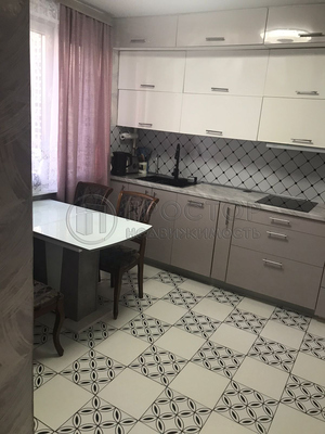 Продам трехкомнатную (3-комн.) квартиру, Муравская ул, 42к1, Москва г