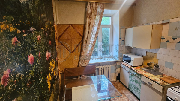 Продам трехкомнатную (3-комн.) квартиру, Красногорская ул, 10, Люберцы г