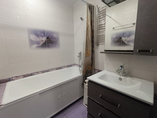 Продам трехкомнатную (3-комн.) квартиру, Византийская ул, 9, Краснодар г