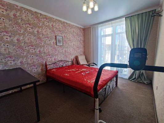 Продам трехкомнатную (3-комн.) квартиру, Византийская ул, 9, Краснодар г