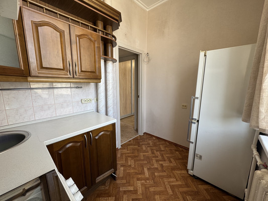 Продам однокомнатную (1-комн.) квартиру, Лизы Чайкиной ул, 13, Симферополь г
