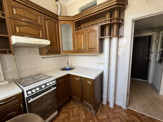 Продам однокомнатную (1-комн.) квартиру, Лизы Чайкиной ул, 13, Симферополь г