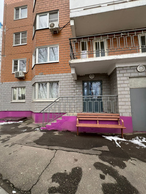 Продам трехкомнатную (3-комн.) квартиру, Большая Очаковская ул, 12к3, Москва г