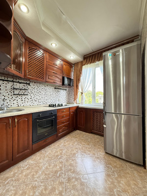 Продам трехкомнатную (3-комн.) квартиру, Ашурова ул, 28кб, Нальчик г