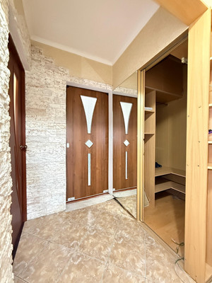 Продам трехкомнатную (3-комн.) квартиру, Ашурова ул, 28кб, Нальчик г