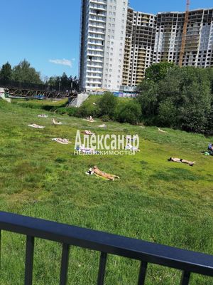 Продам двухкомнатную (2-комн.) квартиру, Новая ул, 17к2, Мурино п