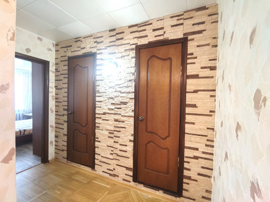 Продам трехкомнатную (3-комн.) квартиру, Остужева ул, 6, Воронеж г