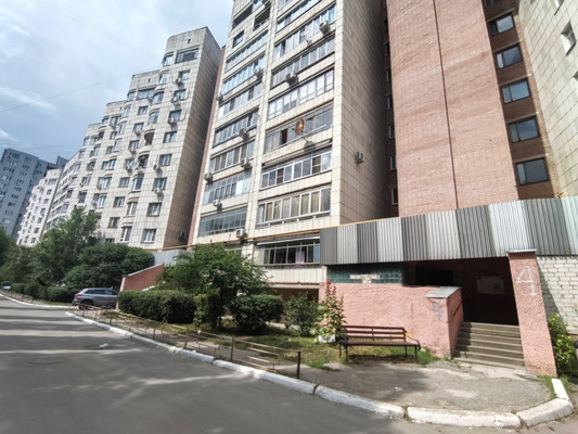 Продам трехкомнатную (3-комн.) квартиру, Остужева ул, 6, Воронеж г