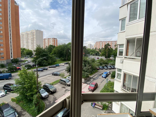 Продам трехкомнатную (3-комн.) квартиру, 1-я Вольская ул, 18к2, Москва г