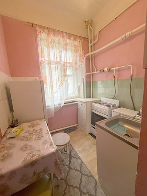 Продам двухкомнатную (2-комн.) квартиру, 2-я Краснодарская ул, 24к4, Ростов-на-Дону г