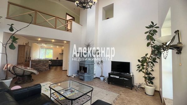 Продам дом, Большая Гвардейская ул, 24, Выборг г, 120 км от города