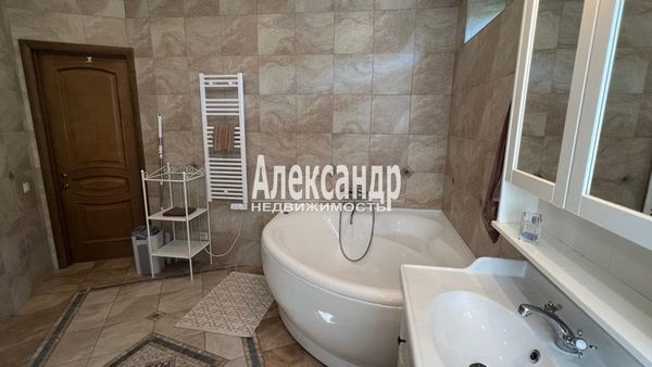 Продам дом, Большая Гвардейская ул, 24, Выборг г, 120 км от города