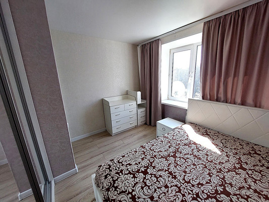 Продам двухкомнатную (2-комн.) квартиру, Заводская (Климовск мкр.) ул, 18, Подольск г