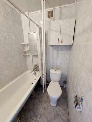 Продам двухкомнатную (2-комн.) квартиру, Заводская (Климовск мкр.) ул, 18, Подольск г