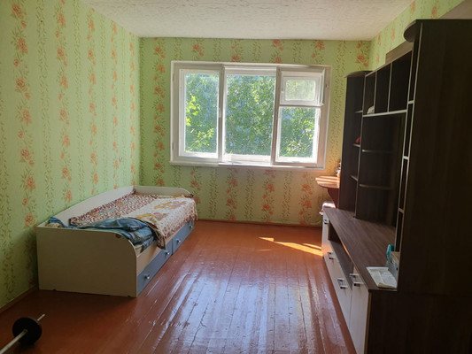 Продам трехкомнатную (3-комн.) квартиру, Красных Партизан ул, 70, Сыктывкар г