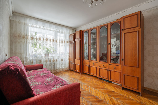 Продам трехкомнатную (3-комн.) квартиру, Партизана Германа ул, 18к2, Санкт-Петербург г