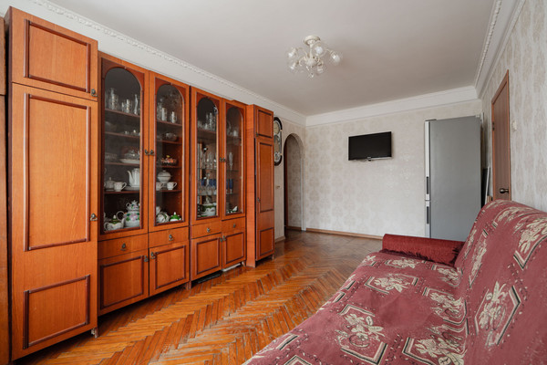 Продам трехкомнатную (3-комн.) квартиру, Партизана Германа ул, 18к2, Санкт-Петербург г