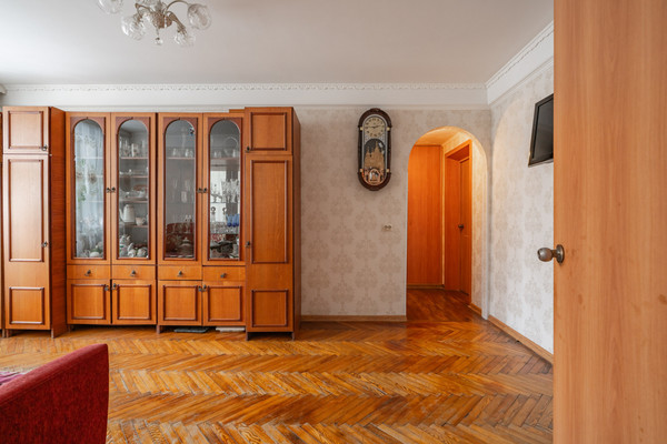 Продам трехкомнатную (3-комн.) квартиру, Партизана Германа ул, 18к2, Санкт-Петербург г
