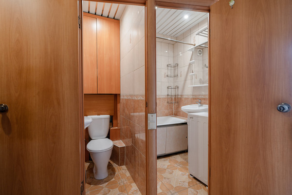 Продам трехкомнатную (3-комн.) квартиру, Партизана Германа ул, 18к2, Санкт-Петербург г