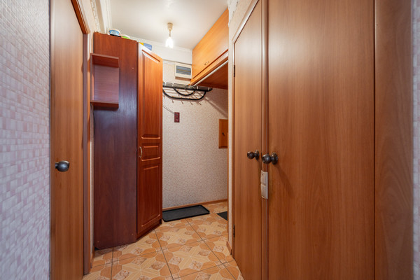 Продам трехкомнатную (3-комн.) квартиру, Партизана Германа ул, 18к2, Санкт-Петербург г