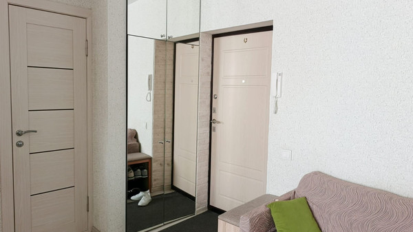 Продам двухкомнатную (2-комн.) квартиру, Батуринская ул, 165/13, Ростов-на-Дону г